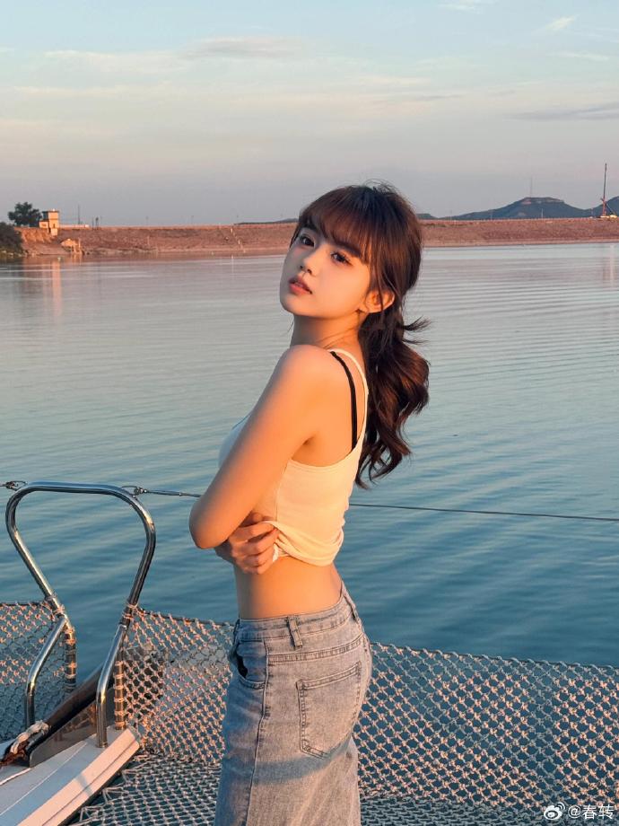 长月烬明 海报